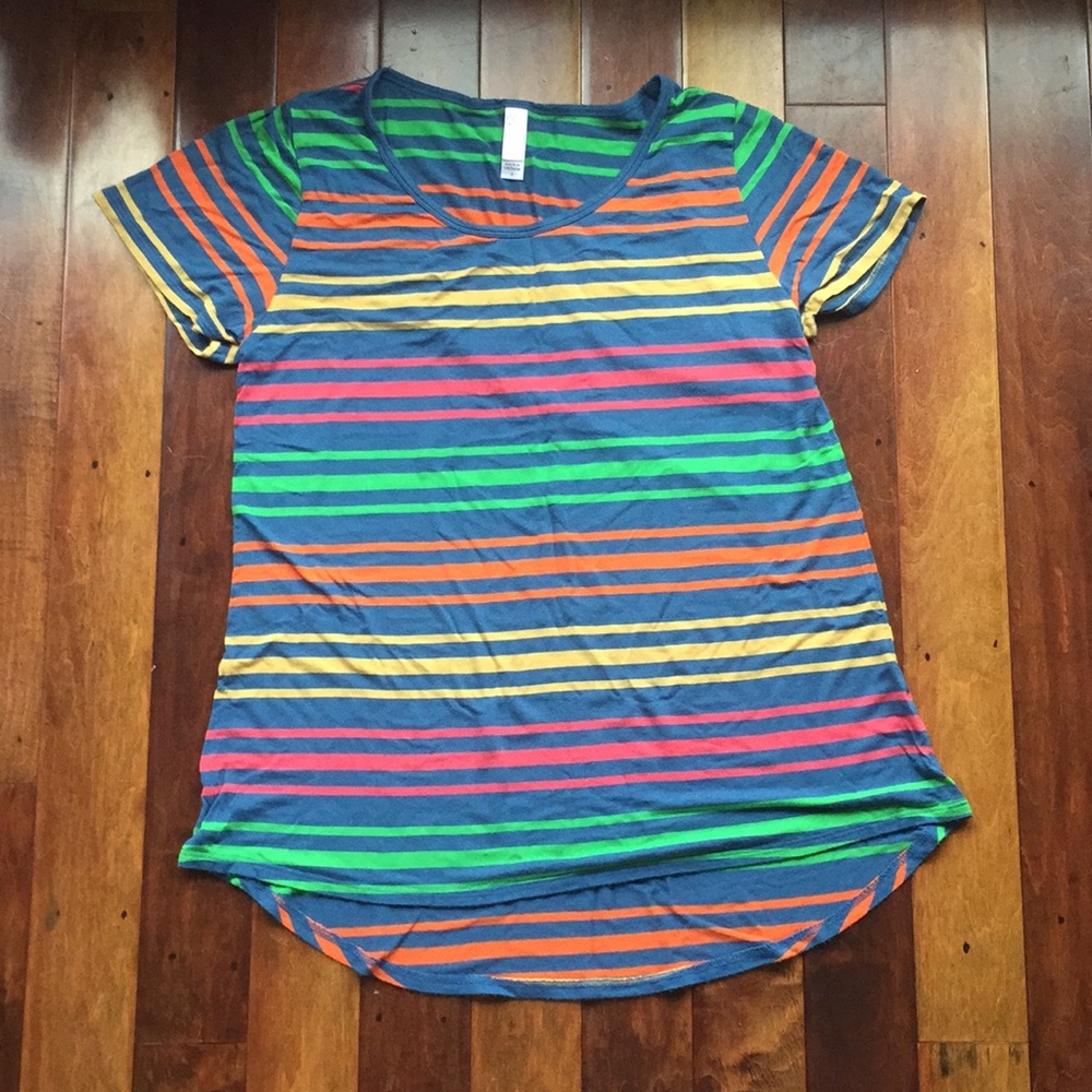 Lula Roe Small Classic T